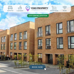 4 Bedroom 3.5 Bathroom House - Sleeps up to 8 - City Centre - Free Parking, Fast Wifi, Private Garden and Smart TV by Yoko Property